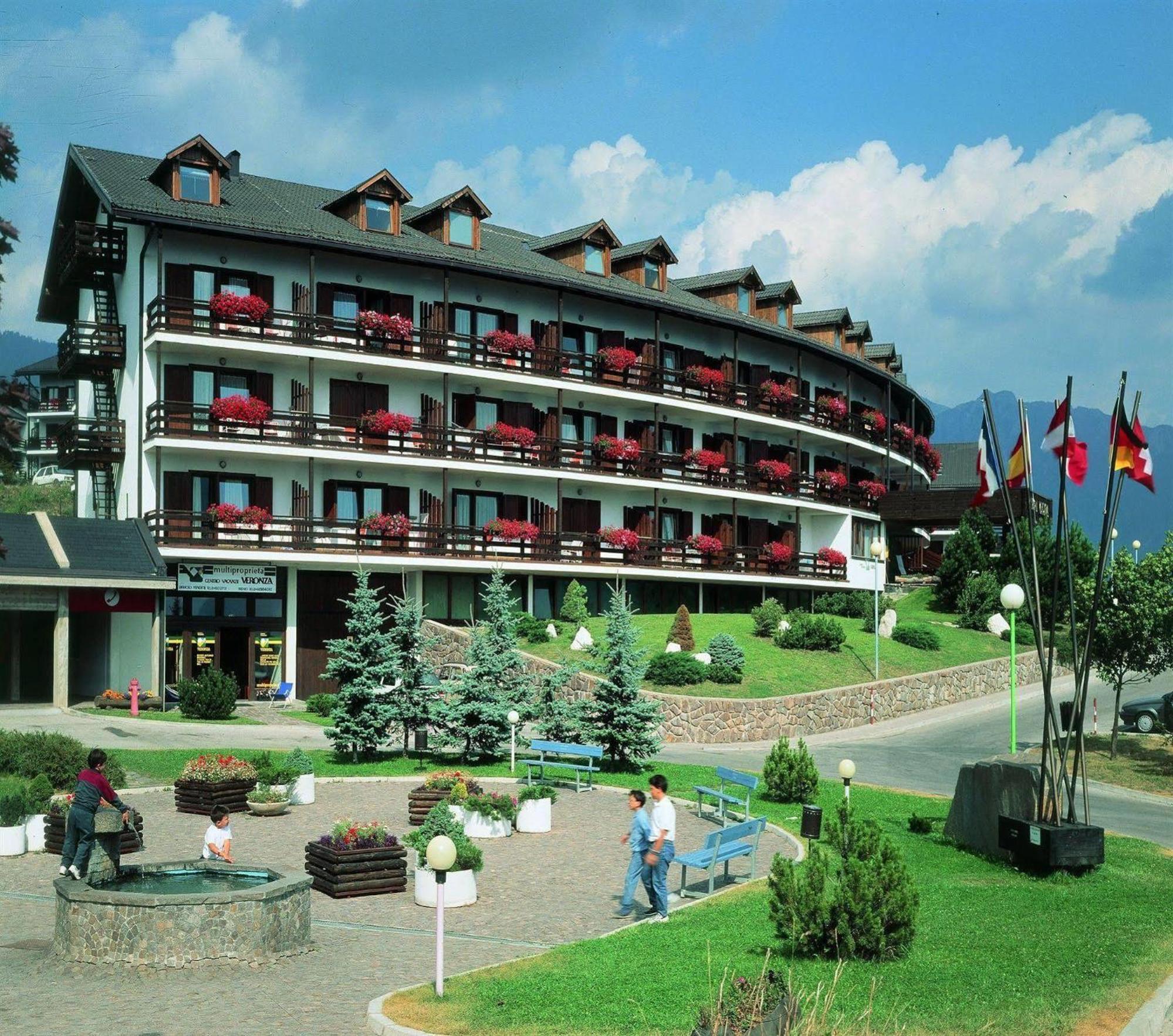 Appartement La Tana - Agenzia Dolomiti Affitti à Cavalese Extérieur photo